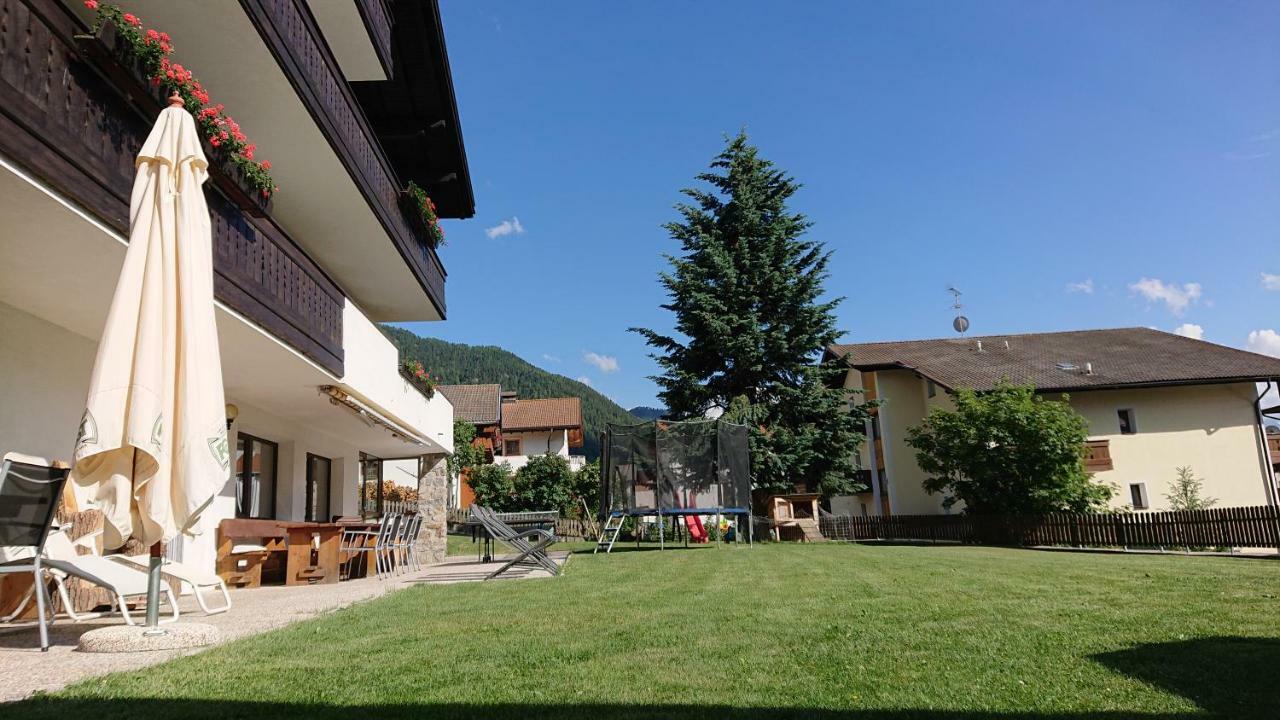 Pension Tirol سان فالنتينو أللا موتا المظهر الخارجي الصورة